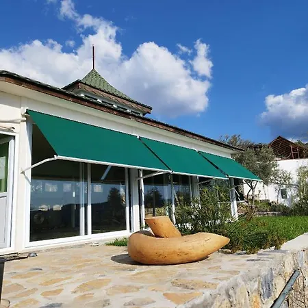 Olive Garden Retreat *